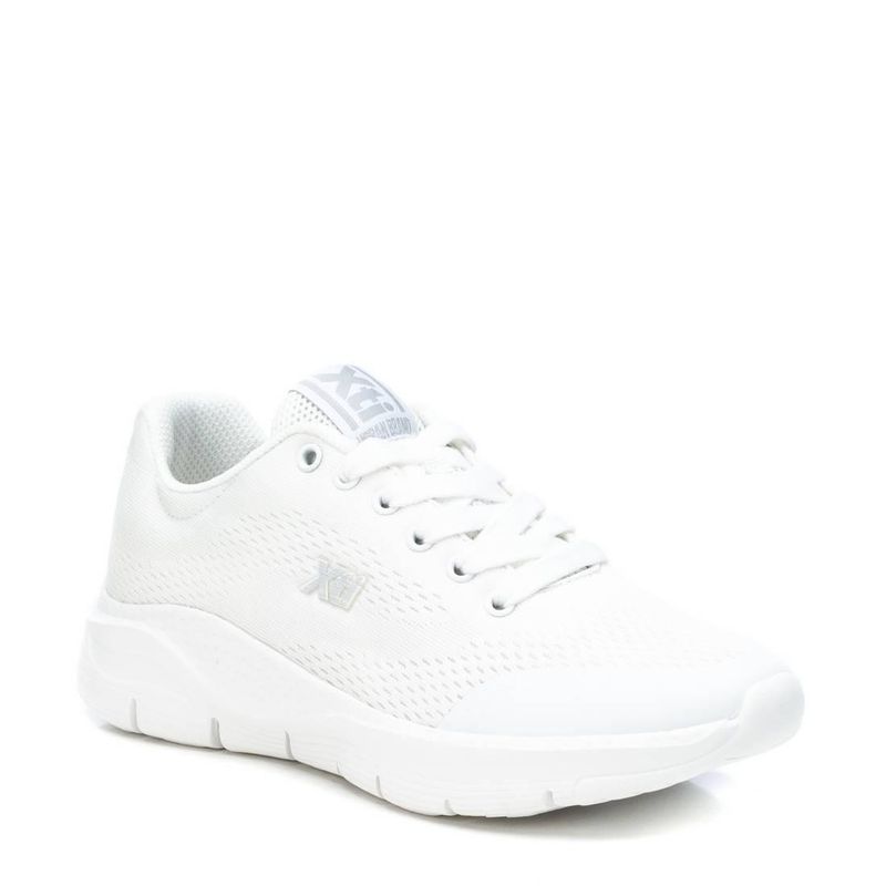 Tenis para mujer color blanco marca XTI Talla 36