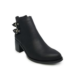 Botines para mujer color negro marca Via Spring