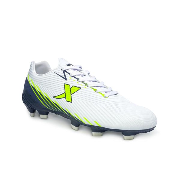 Tenis deportivos de football para hombres color blanco marca Xtep